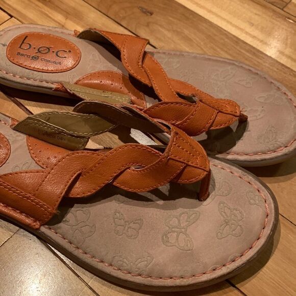 b. o. c. Orange braided strap thong sandals. Butterfly imprint insole. Size 7. - Picture 2 of 5